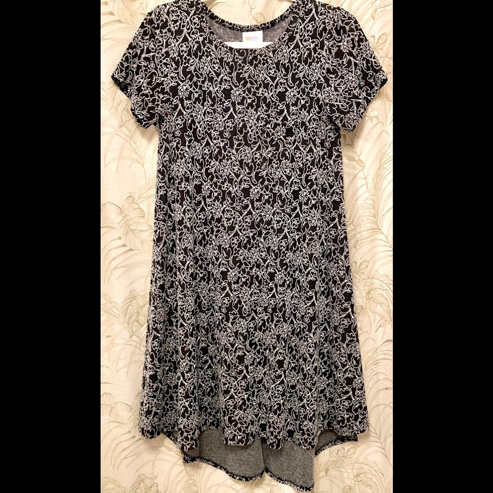 🖤🤍 Lularoe XS Carly 🖤🤍